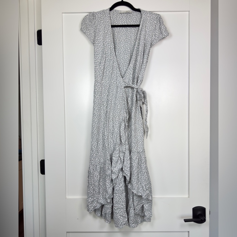 Abercrombie & Fitch Light Gray Floral Wrap Midi Dress